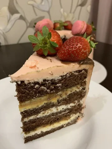 Торт на 3кг Шоколад-карамель-банан со скидкой - Посуда и кухонные принадлежности в Нижневартовск