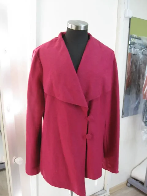 Пиджак фуксия валяная шерсть размер 48/52 - Массаж в Нижневартовск