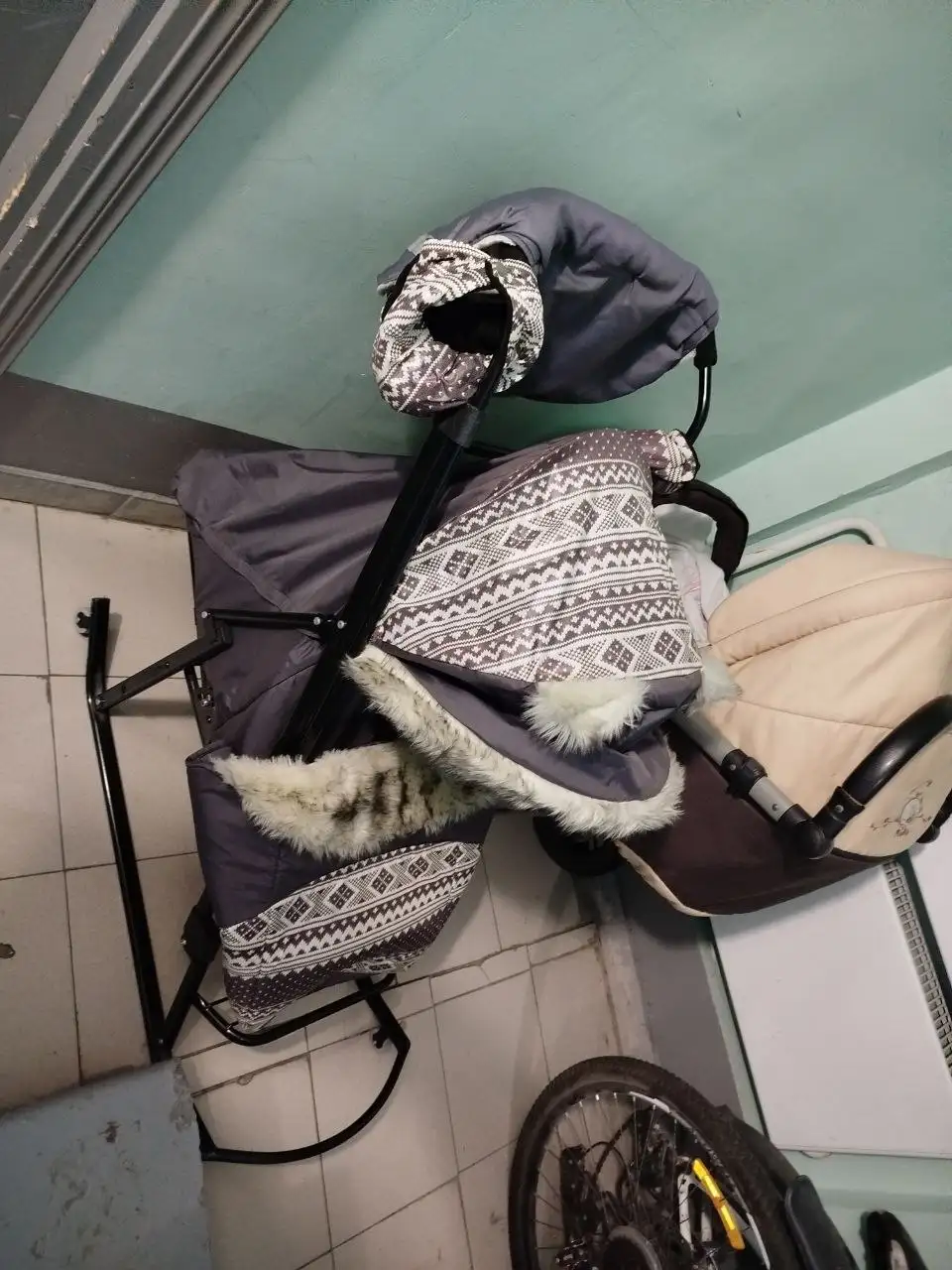 Продам санки коляску с сумкой и варежками - Детский транспорт (Товары для детей) в Нижневартовск