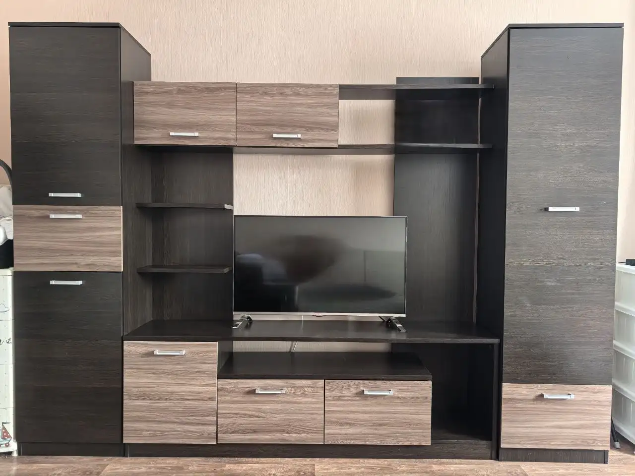 Продажа стенки (без телевизора) - Барахолка в Нижневартовск