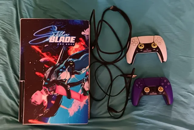 Playstation 5 с двумя геймпадами - Игровые консоли в Нижневартовск