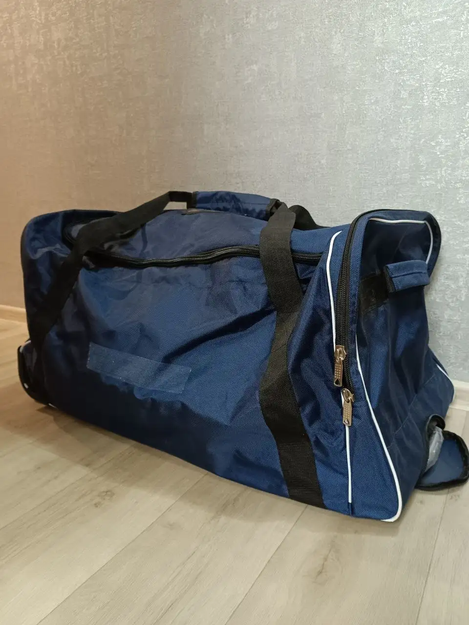 Большая сумка на колёсиках - Сумки (Барахолка) в Нижневартовск