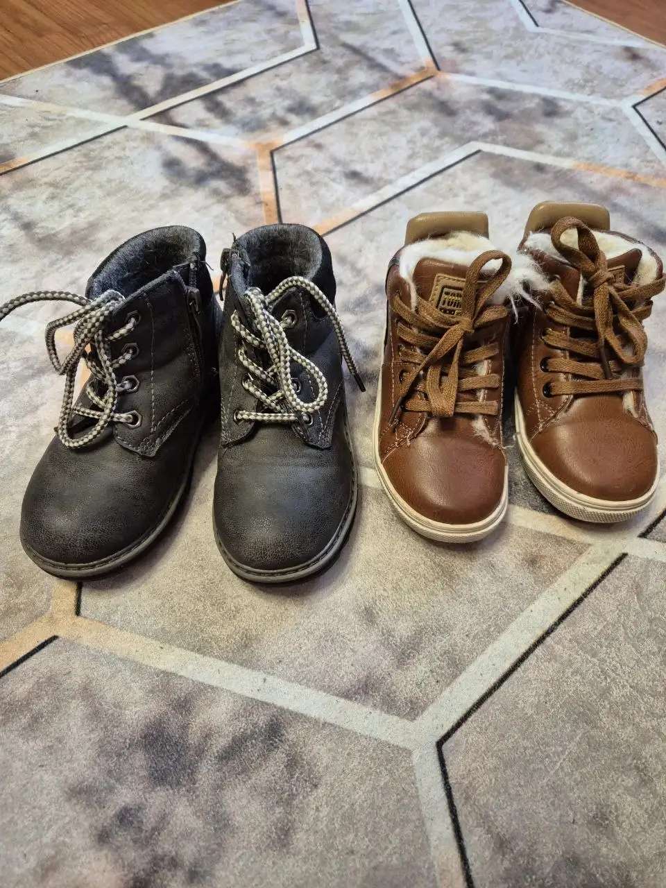 Демисезонные ботинки размер 26 - Обувь (Одежда) в Нижневартовск