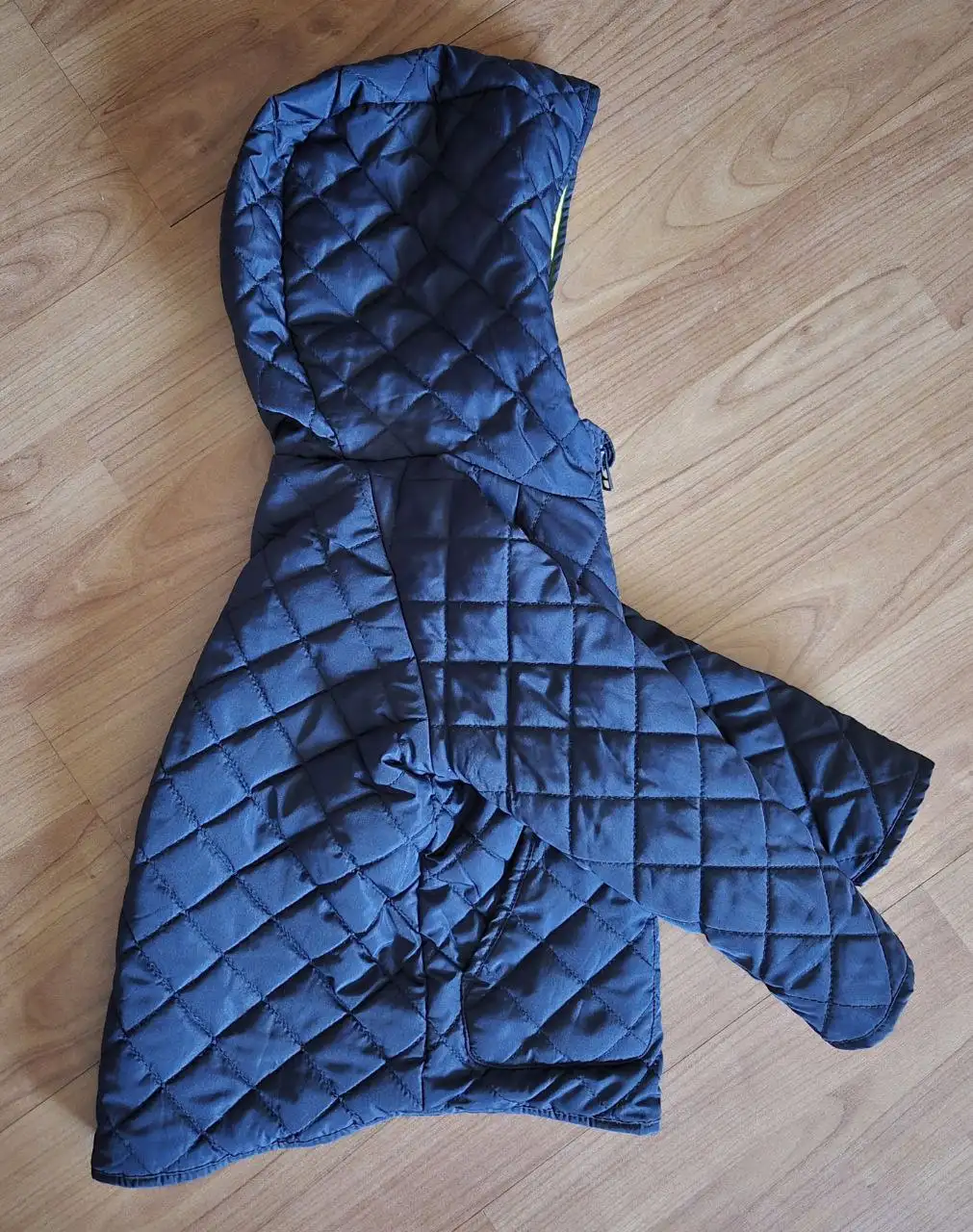 Демисезонная куртка в отличном состоянии - Верхняя одежда (Одежда) в Нижневартовск