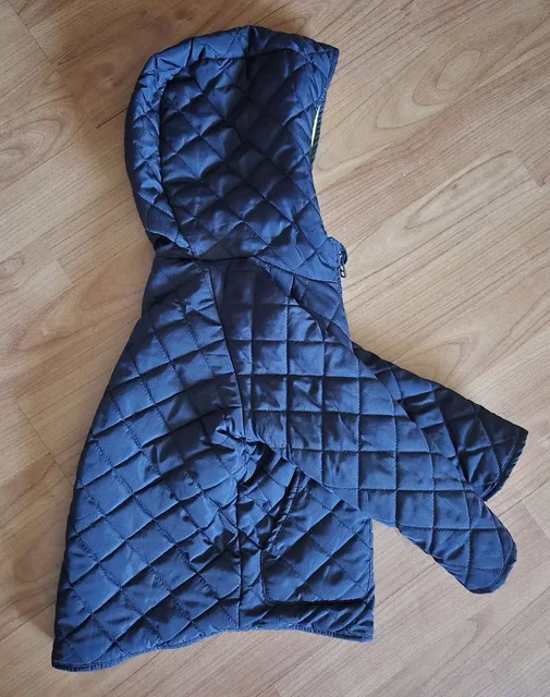 Демисезонная куртка в отличном состоянии - Платья в Нижневартовск