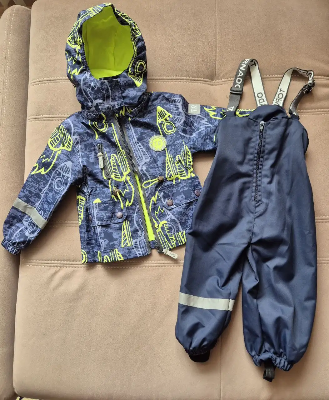 Костюм балоневый размер 86-92 - Мужская одежда (Одежда) в Нижневартовск