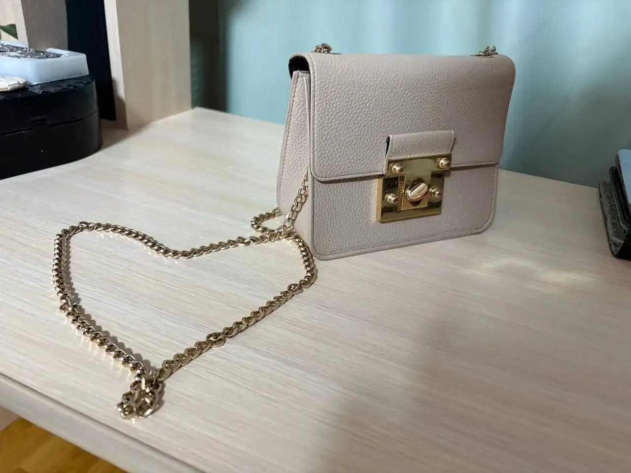 Женская розовая сумочка через плечо из искусственной кожи - Сумки (Одежда) в Нижневартовск