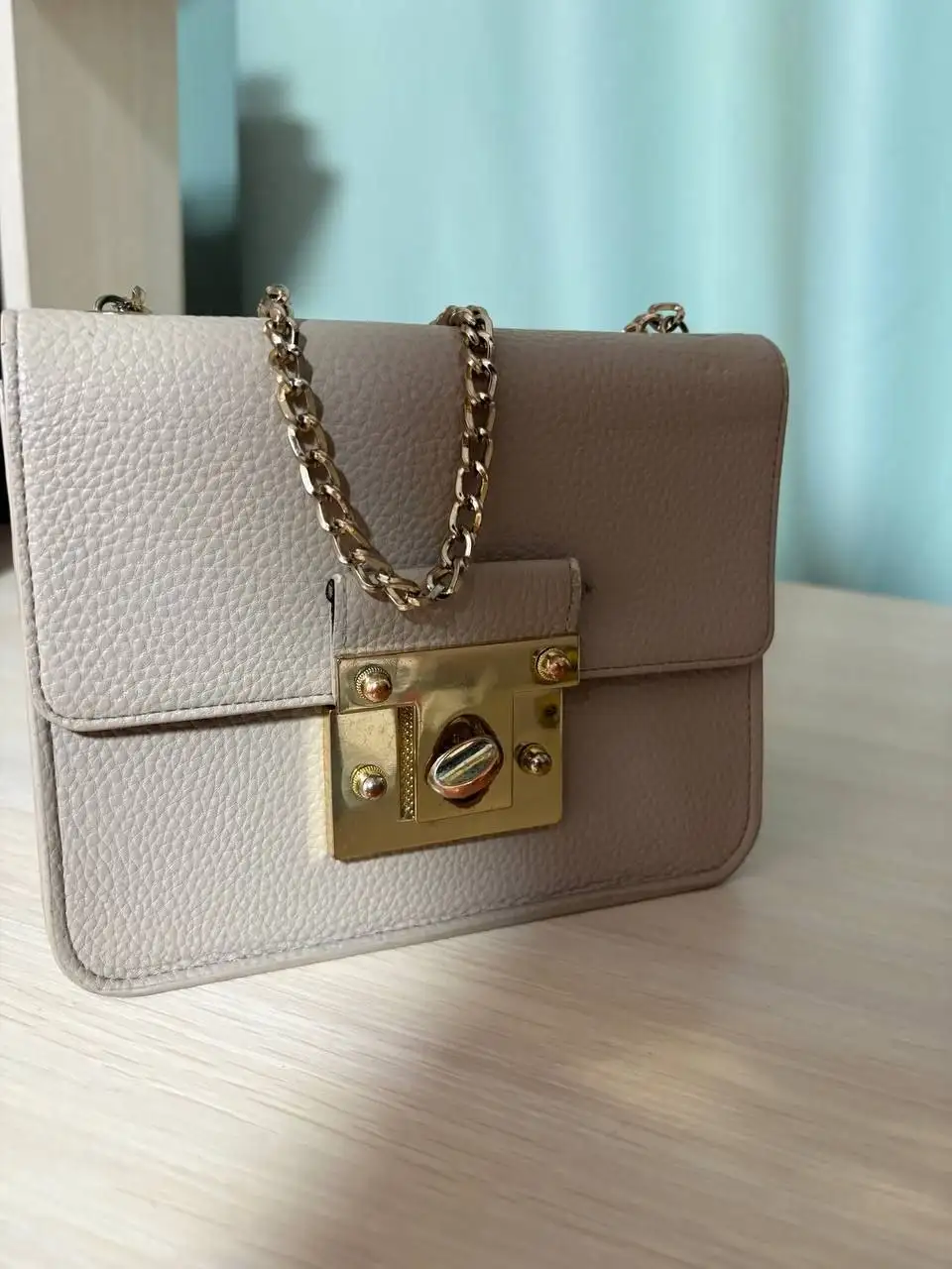 Женская розовая сумочка через плечо из искусственной кожи - Сумки (Одежда) в Нижневартовск