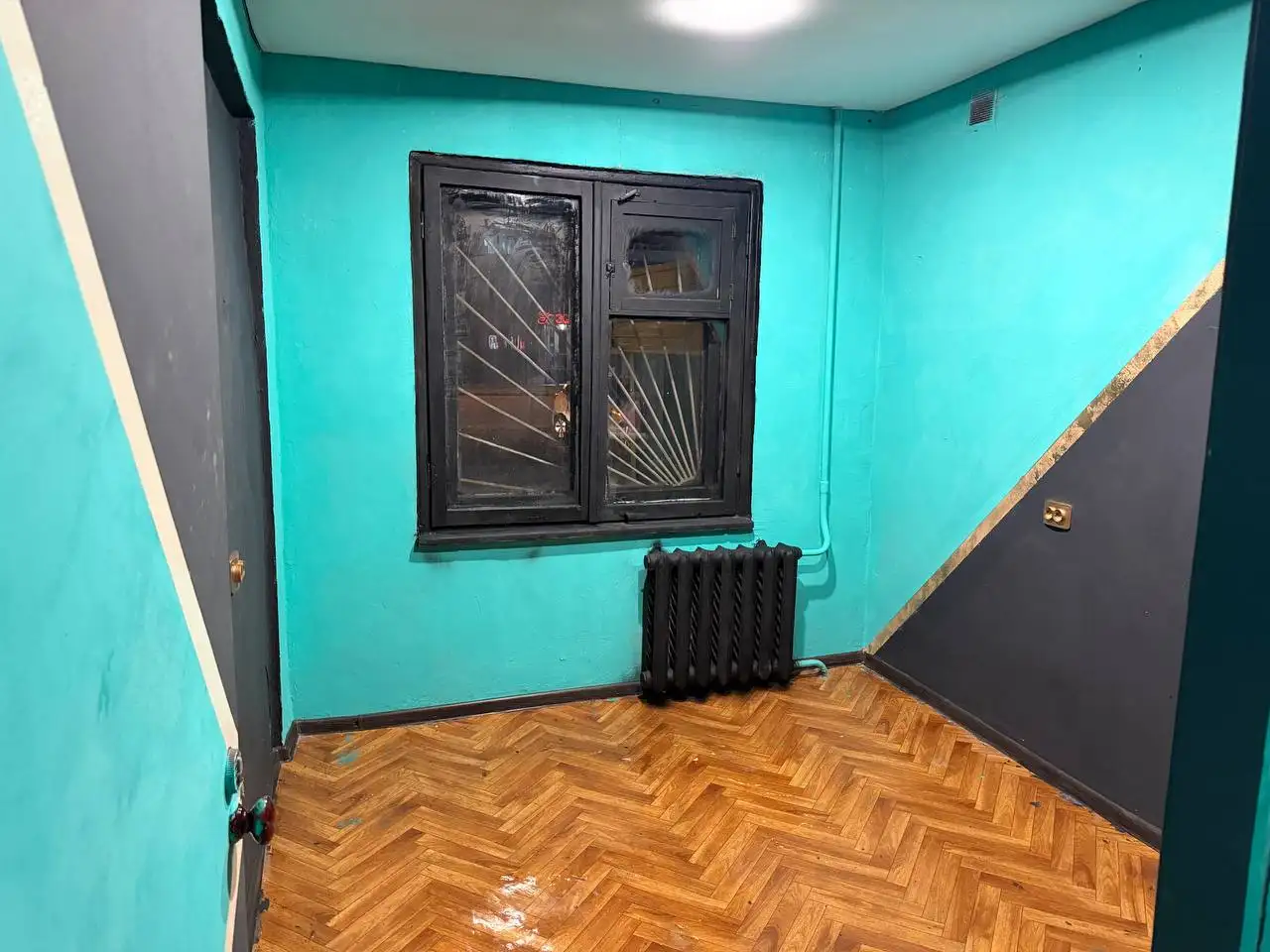 Сдам кабинет 10,5 кв и 8,6 кв с мокрой точкой - Коммерческая аренда (Недвижимость) в Нижневартовск