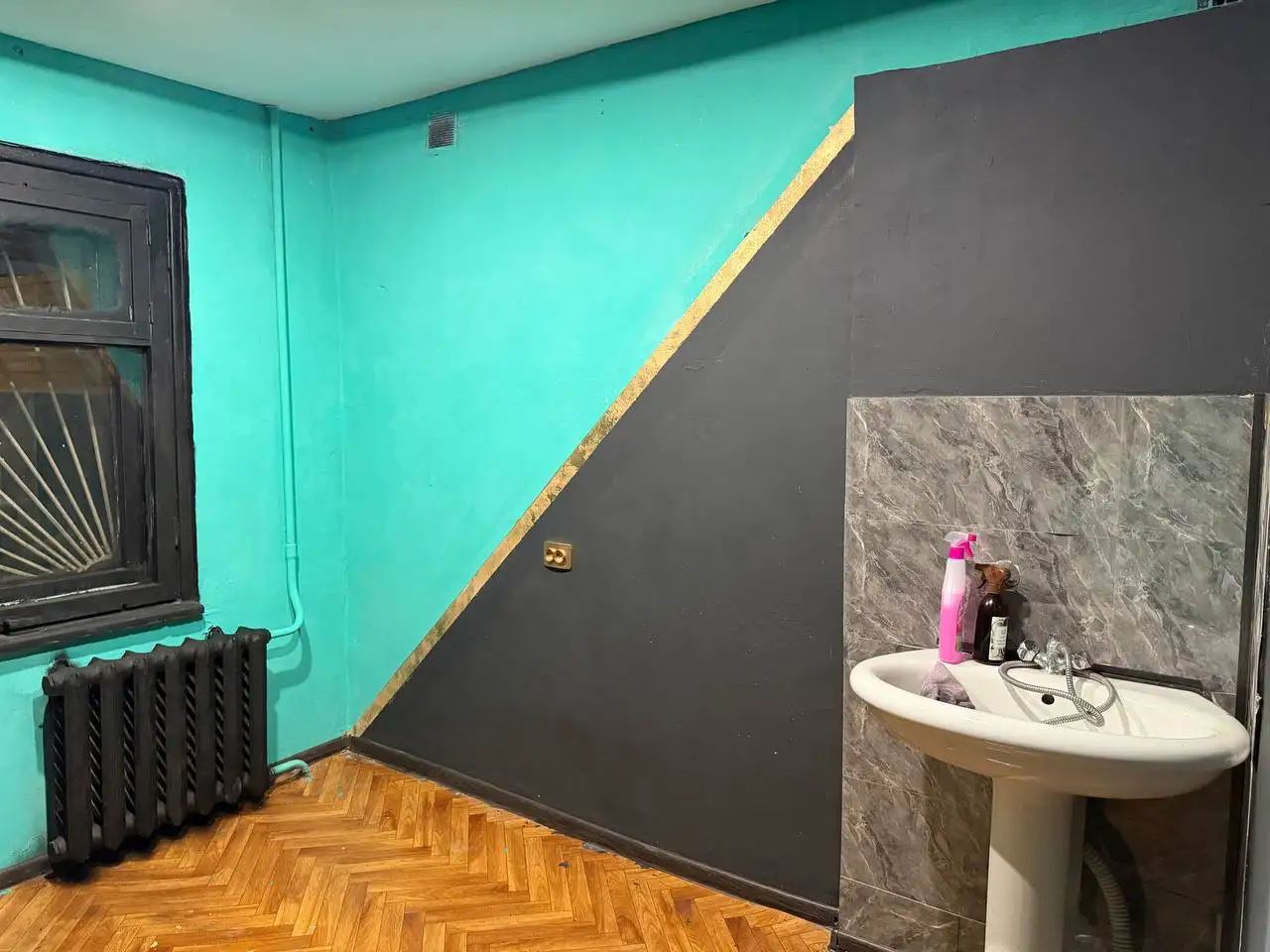 Сдам кабинет 10,5 кв и 8,6 кв с мокрой точкой - Коммерческая аренда (Недвижимость) в Нижневартовск