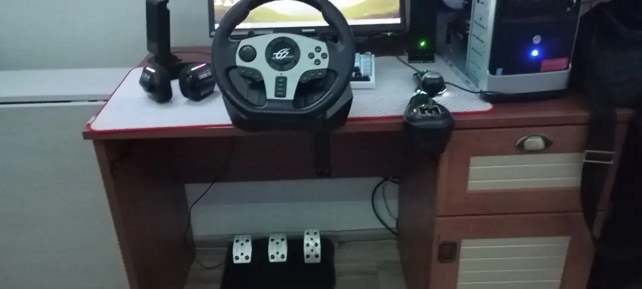 Компьютер с полным комплектом игровых аксессуаров - Компьютерная техника (Электроника) в Нижневартовск