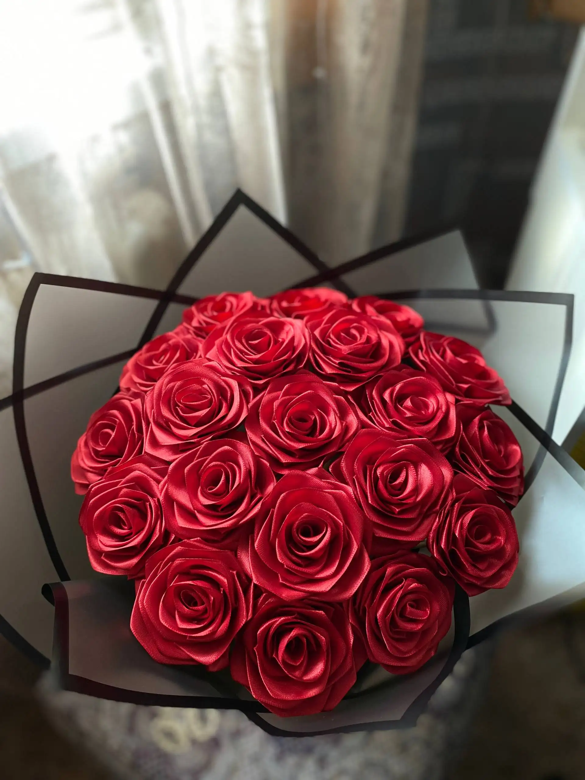 Розы из атласных лент на заказ - Рукоделие (Хобби и отдых) в Нижневартовск