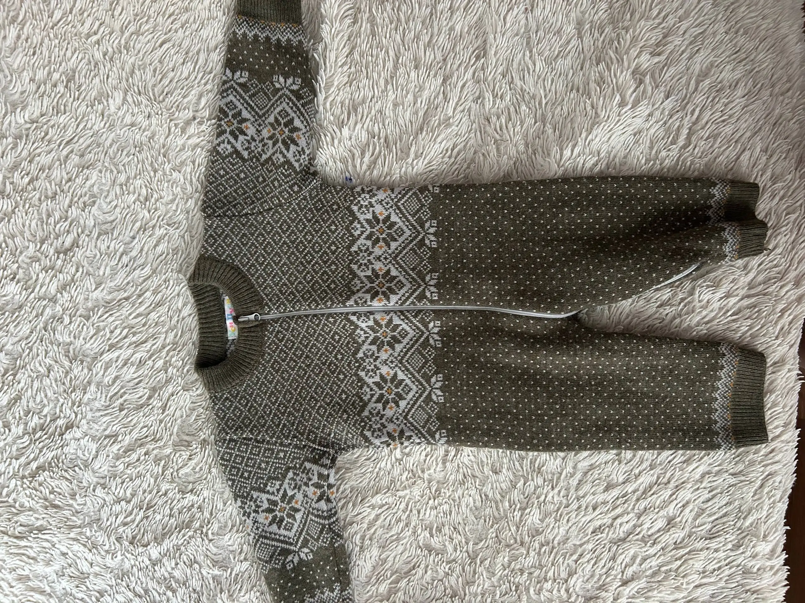 Продажа детских вещей в Нижневартовске - Одежда (Товары для детей) в Нижневартовск