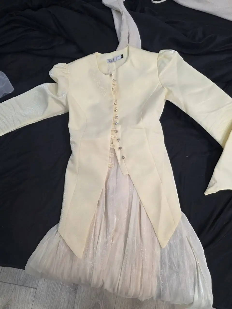 Костюм с юбкой размер S - Костюмы (Одежда) в Нижневартовск