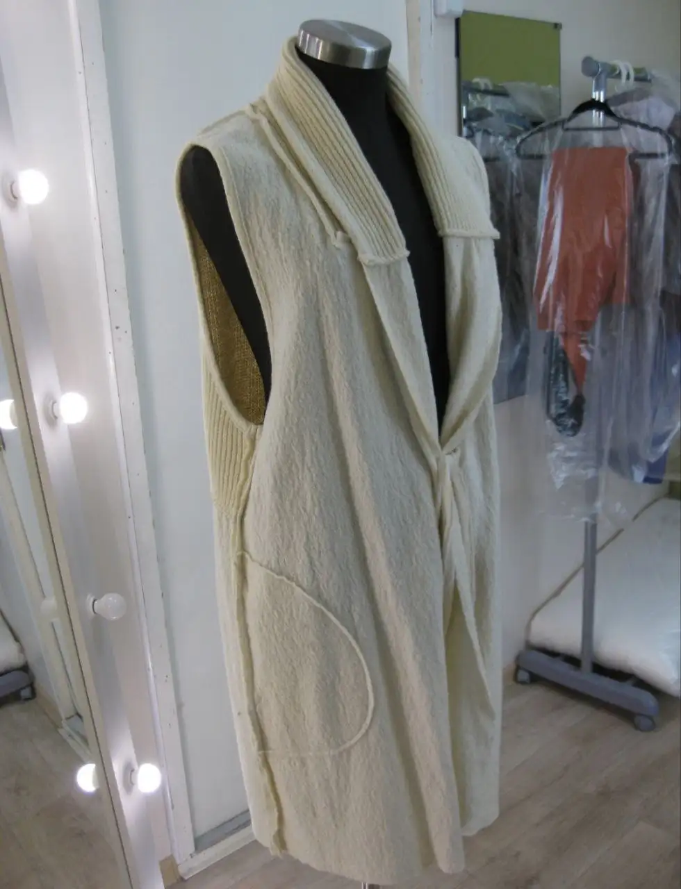 Кардиган Grizas молочный валяная шерсть размер 48/52 - Верхняя одежда (Одежда) в Нижневартовск