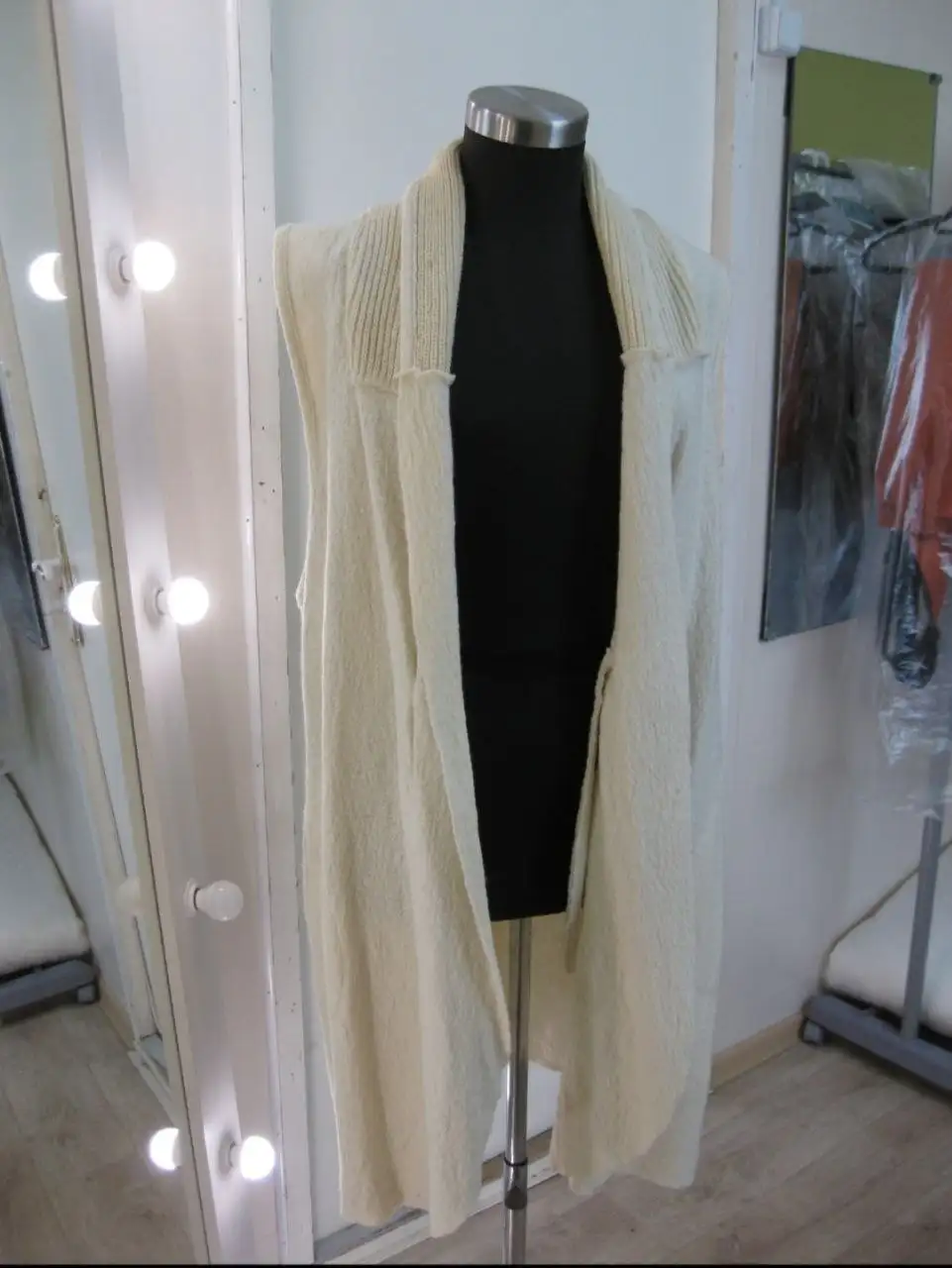 Кардиган Grizas молочный валяная шерсть размер 48/52 - Верхняя одежда (Одежда) в Нижневартовск