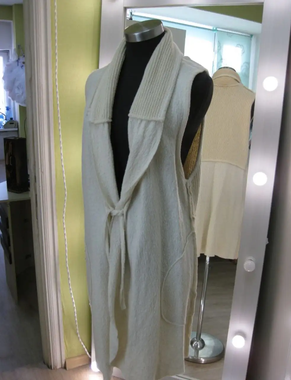 Кардиган Grizas молочный валяная шерсть размер 48/52 - Верхняя одежда (Одежда) в Нижневартовск