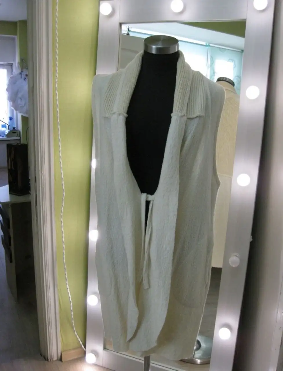 Кардиган Grizas молочный валяная шерсть размер 48/52 - Верхняя одежда (Одежда) в Нижневартовск