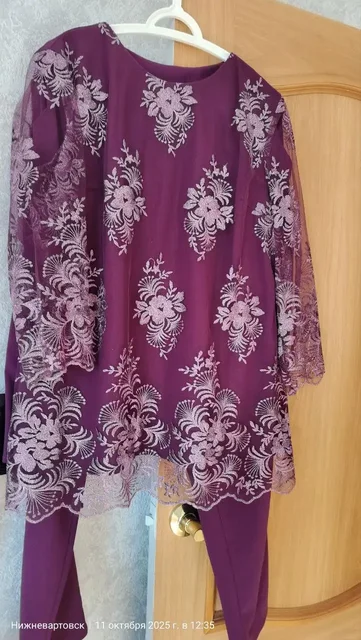 Костюм бордовый вечерний праздничный с блеском - частное объявление в Нижневартовск