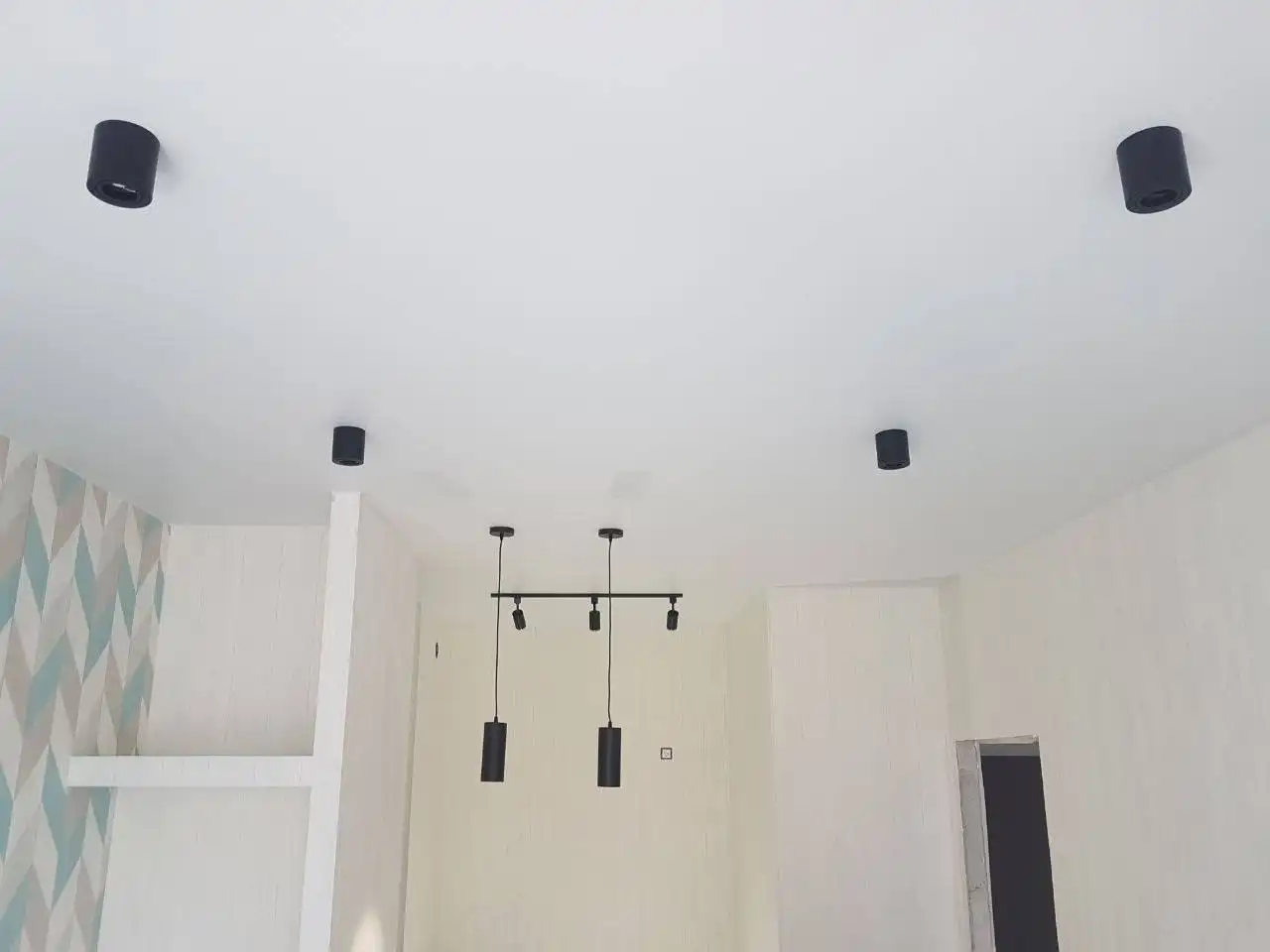 Установка натяжных потолков под ключ - Ремонт и строительство (Услуги) в Королев