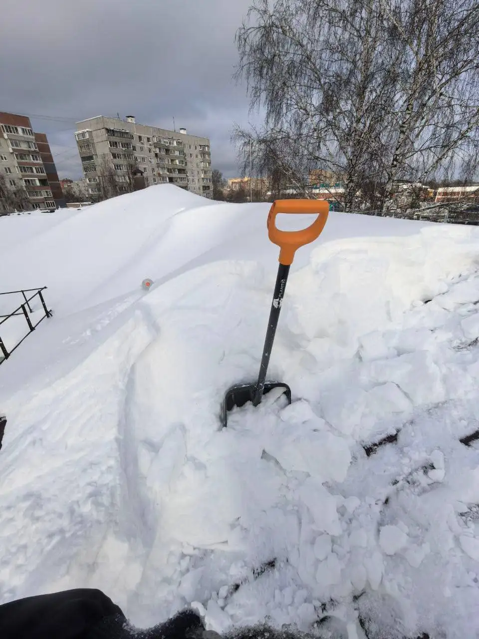 Очистка кровли от снега и наледи - Услуги в Королев