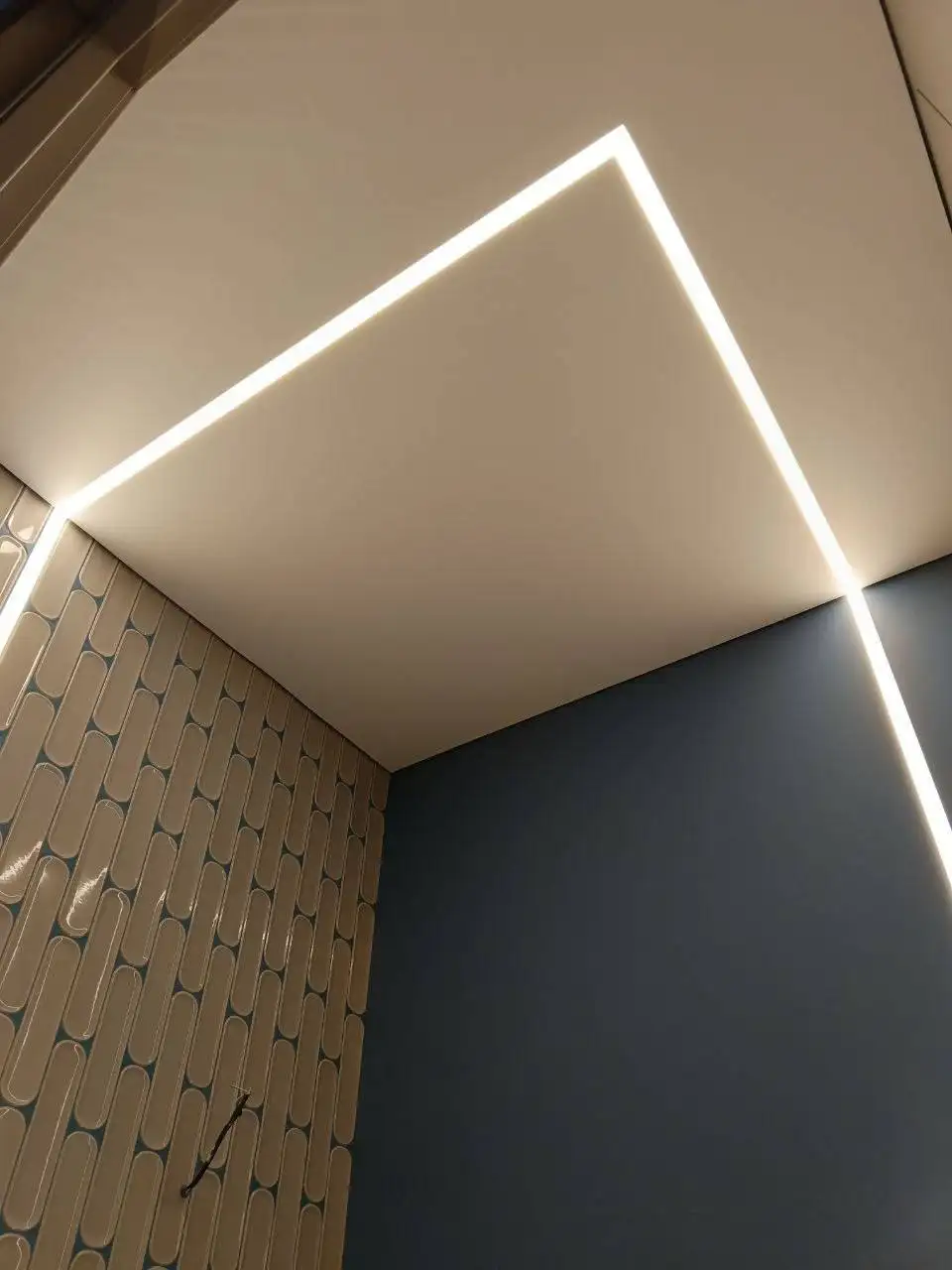 Натяжные потолки под ключ за 1 день от компании Амелия - Ремонт и строительство (Услуги) в Москва