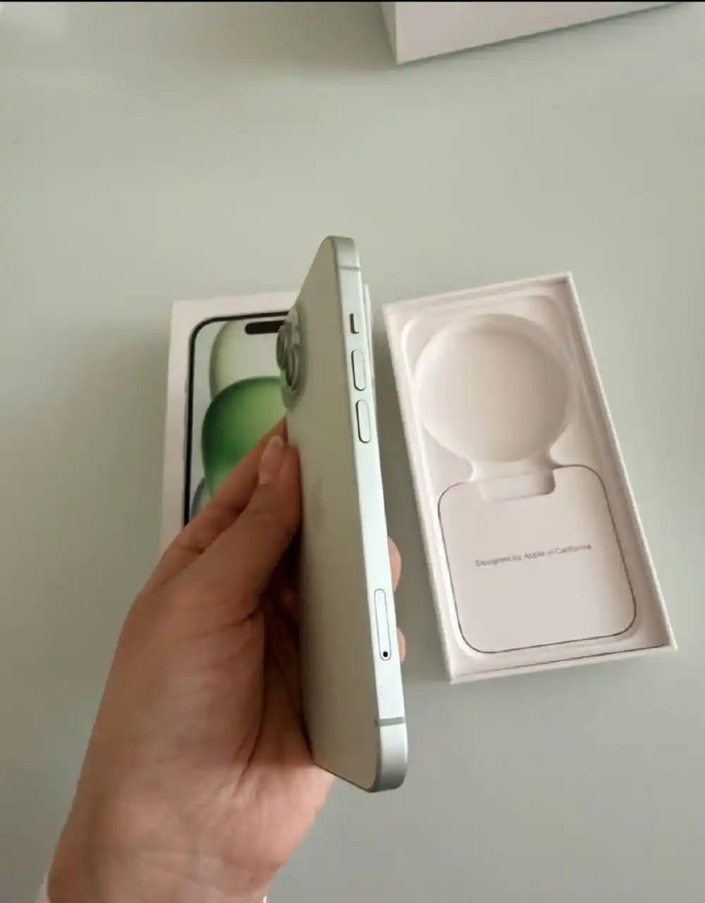 Продам IPhone 15 128