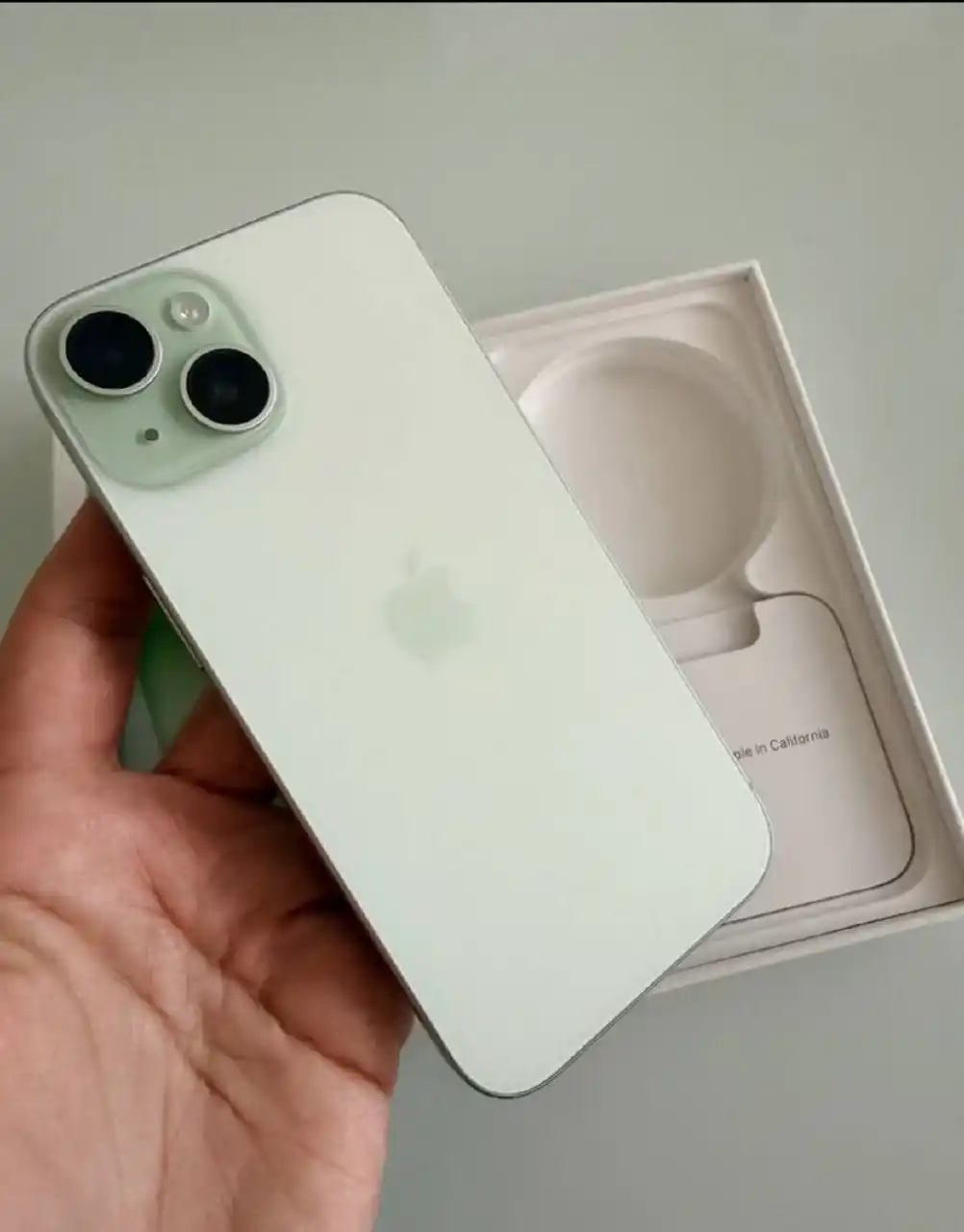 Продам IPhone 15 128