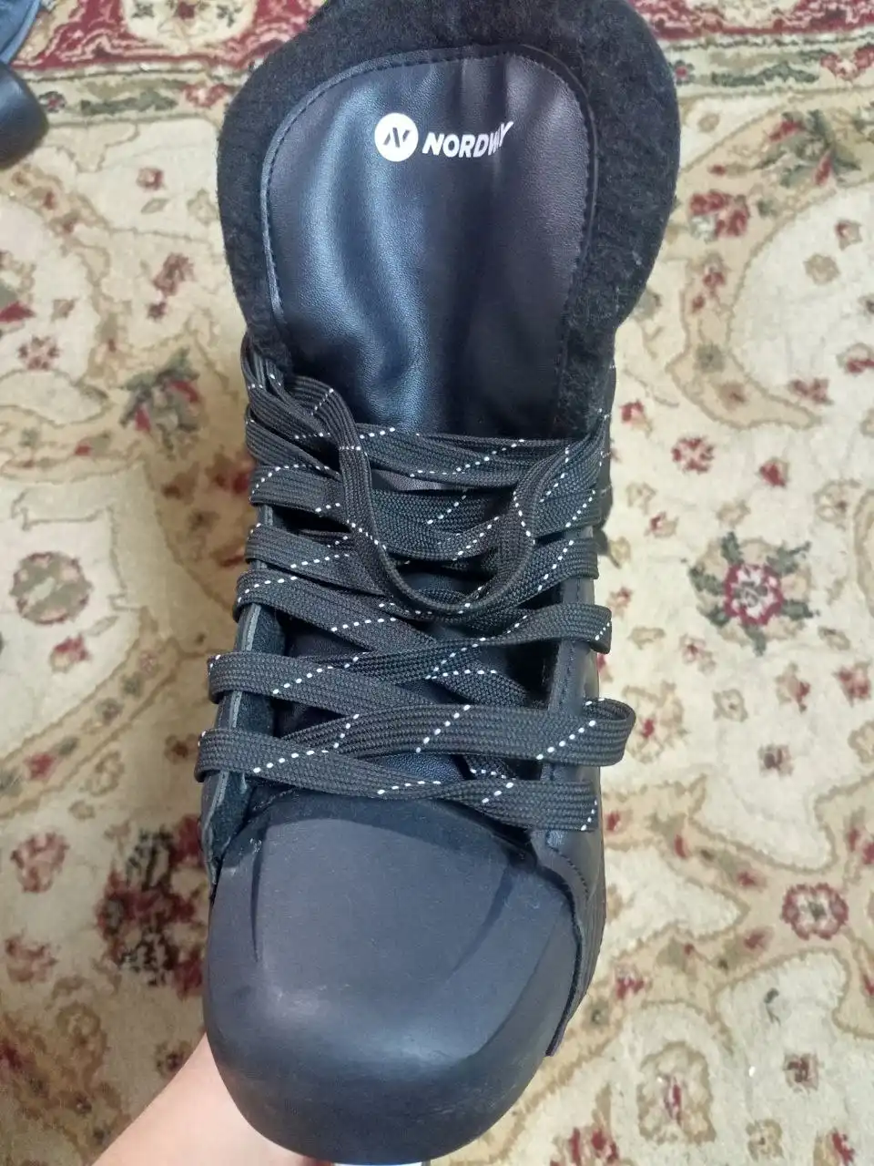 Продам коньки 40 размер