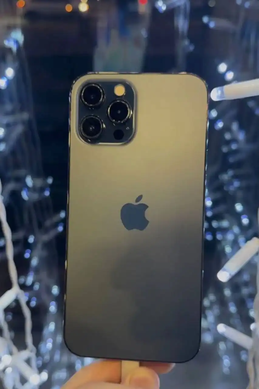 Продам IPhone 12 Pro Max с неисправной фронтальной камерой