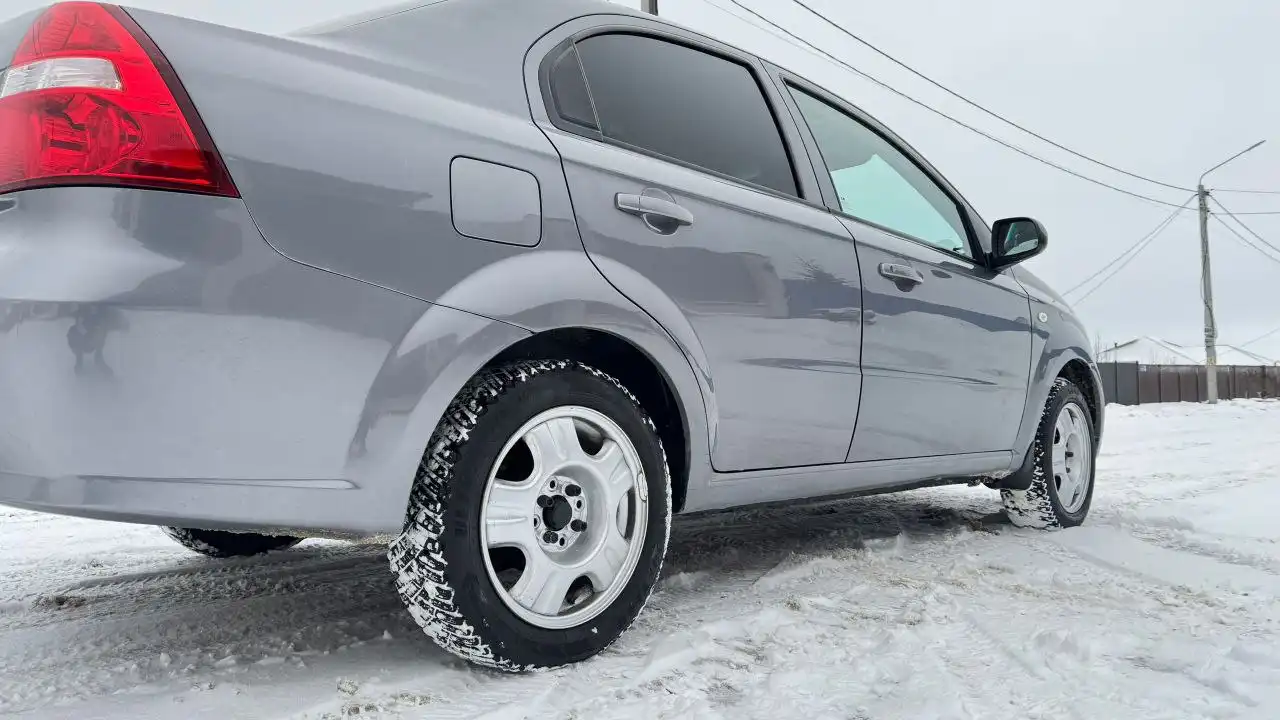 Chevrolet Aveo LS 2011 года