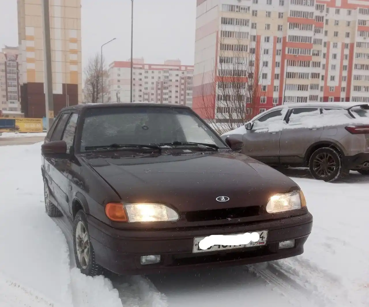 Продам ВАЗ 2114 с зимней и летней резиной