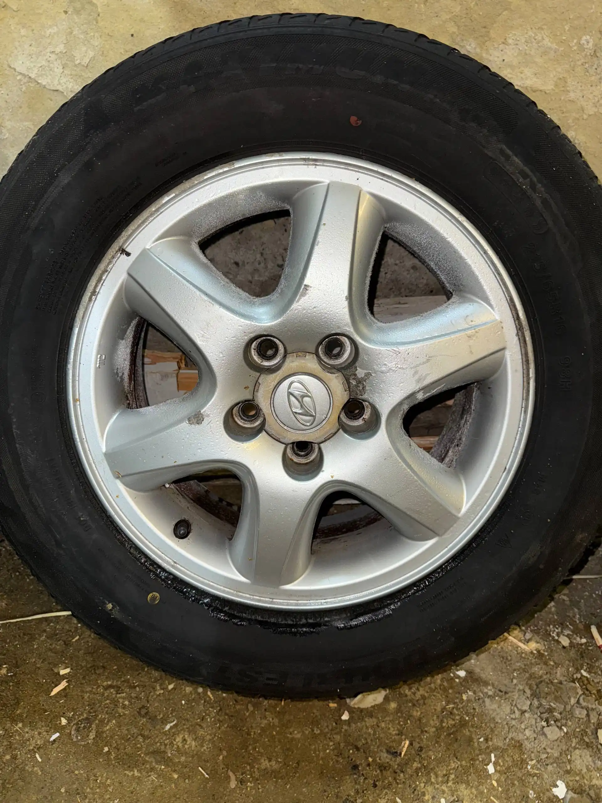 Продам оригинальные диски с резиной от Hyundai Tucson