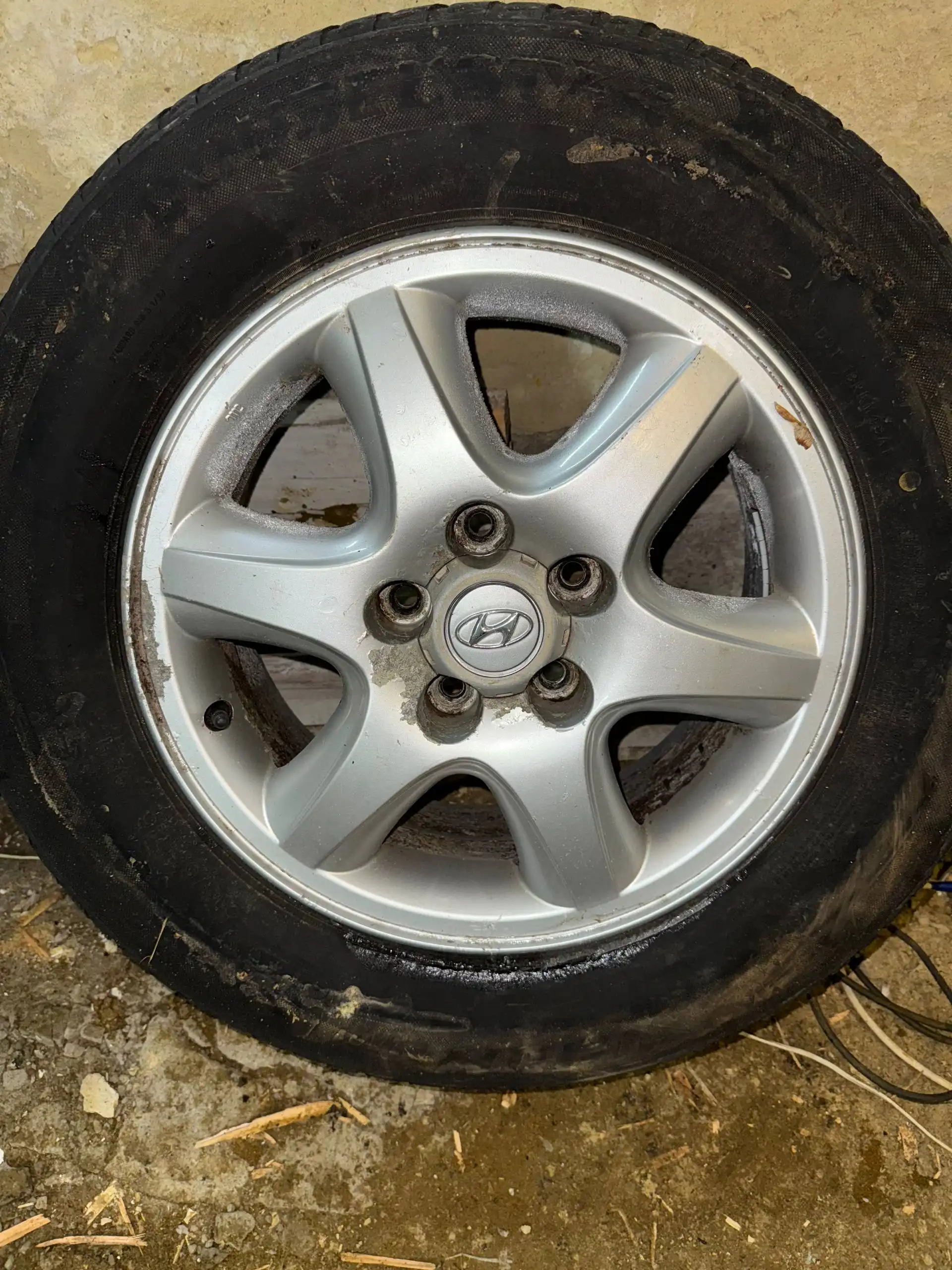 Продам оригинальные диски с резиной от Hyundai Tucson