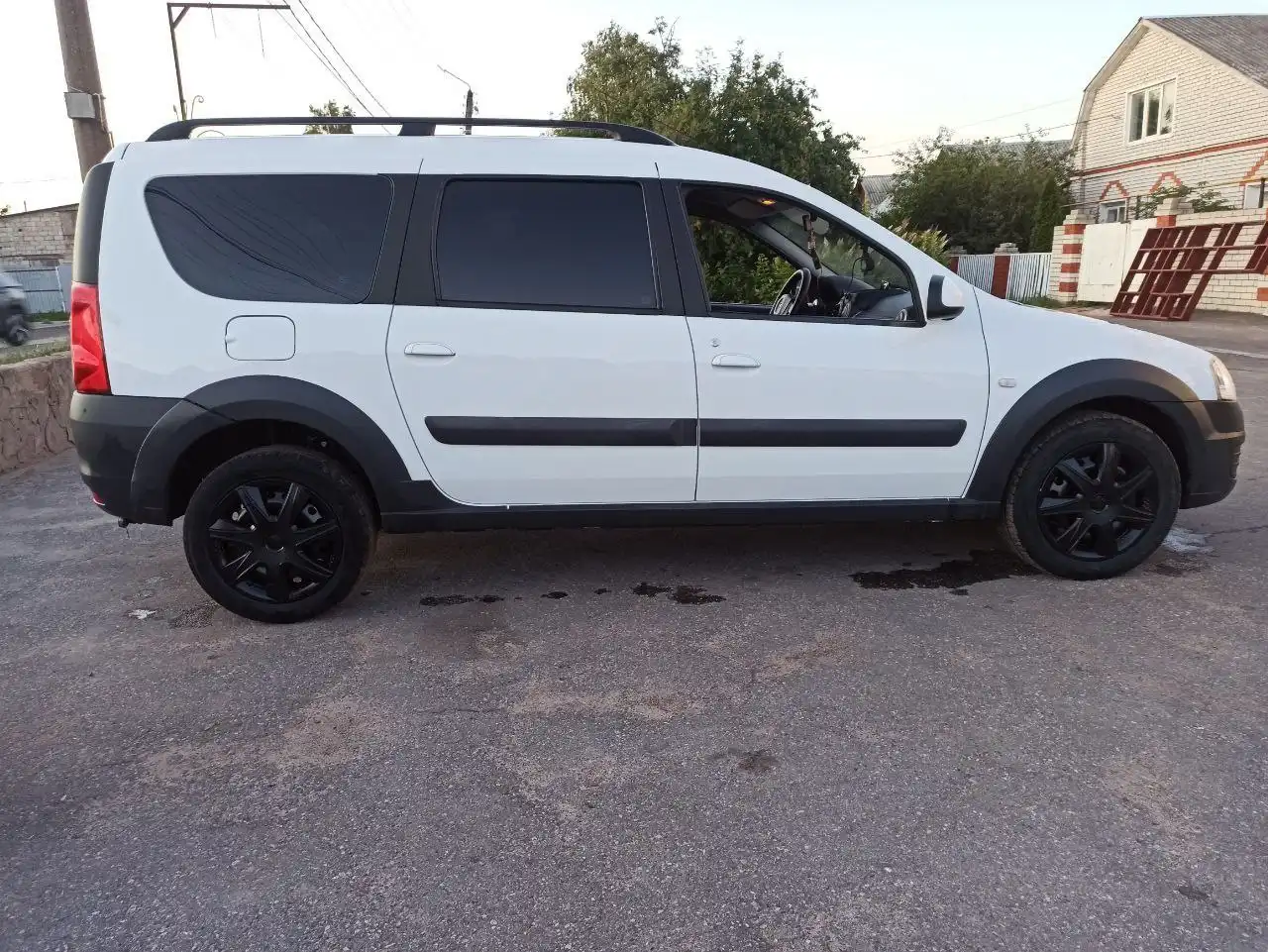 Продам Лада Ларгус Кросс 5 мест