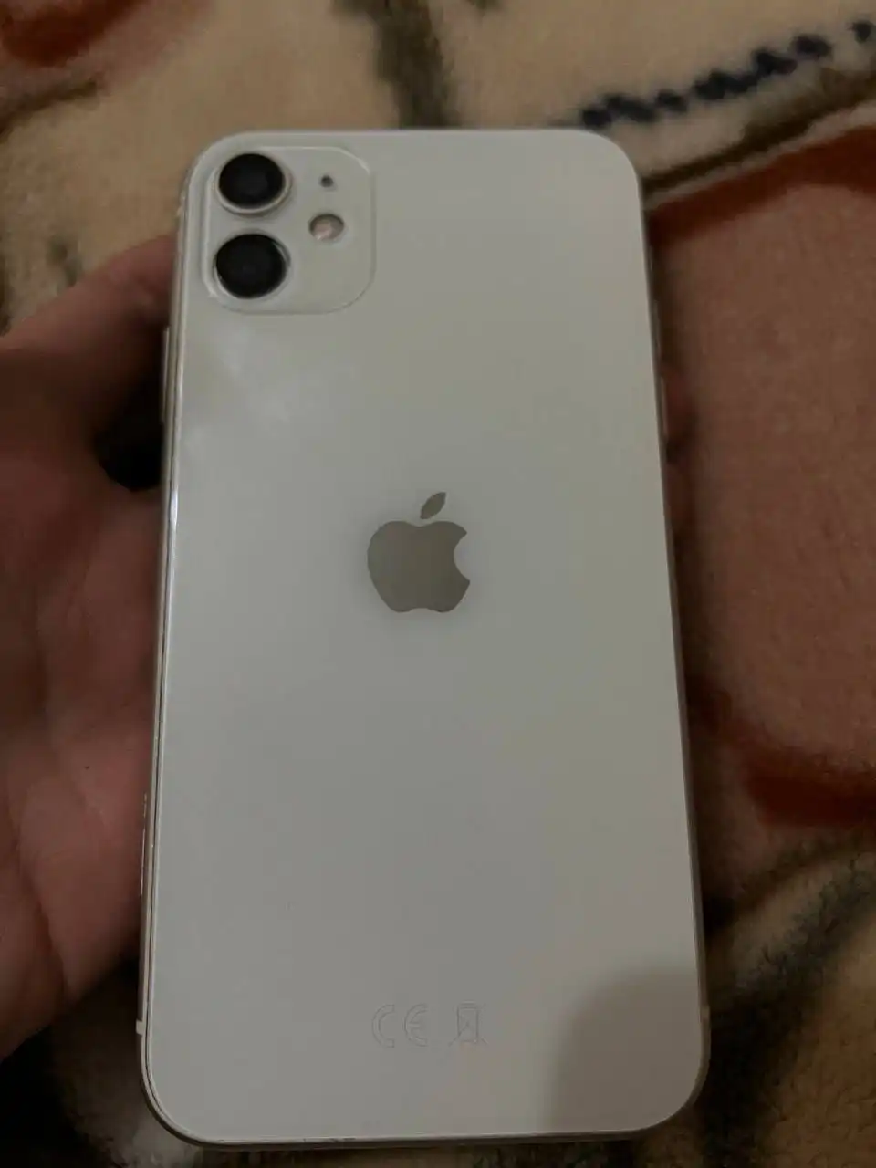 Продам iPhone 11 128 ГБ с замененными дисплеем и крышкой