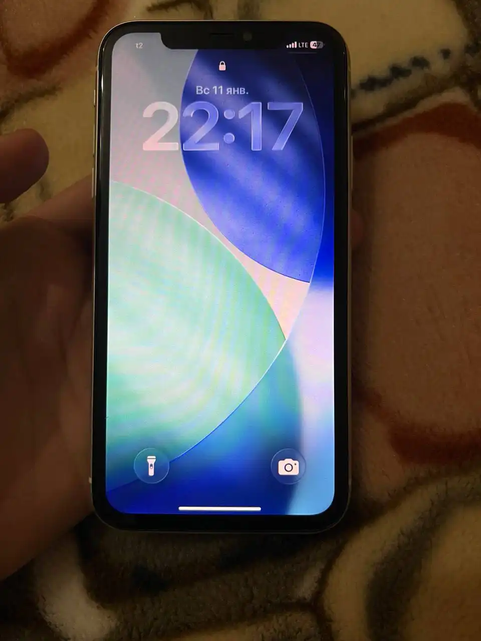 Продам iPhone 11 128 ГБ с замененными дисплеем и крышкой