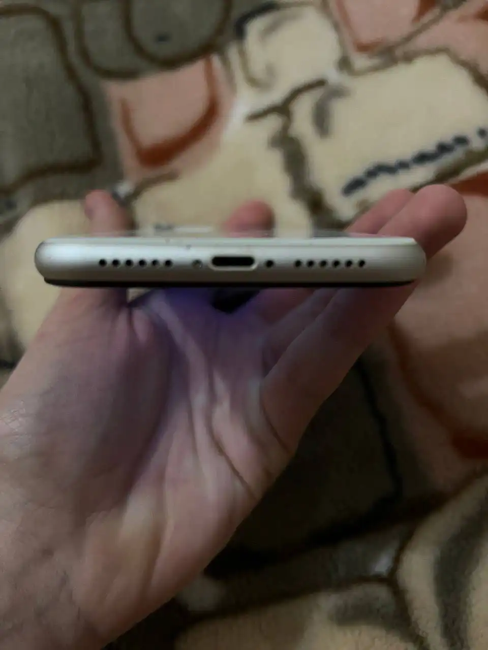 Продам iPhone 11 128 ГБ с замененными дисплеем и крышкой