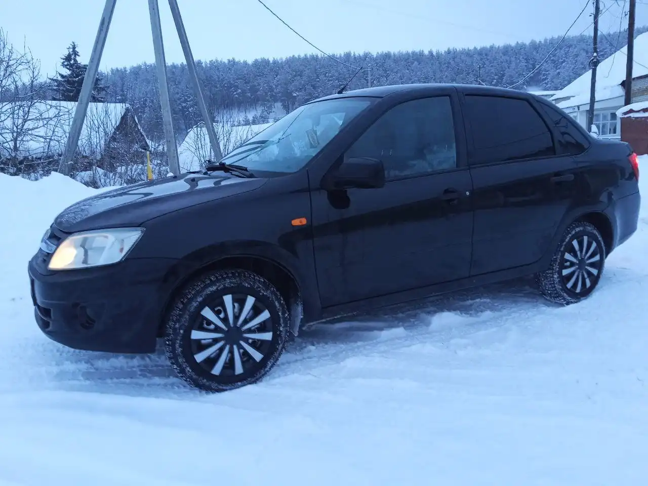 Продам автомобиль 2013 года с кондиционером, электроусилителем и сигнализацией - Авто в Саранск