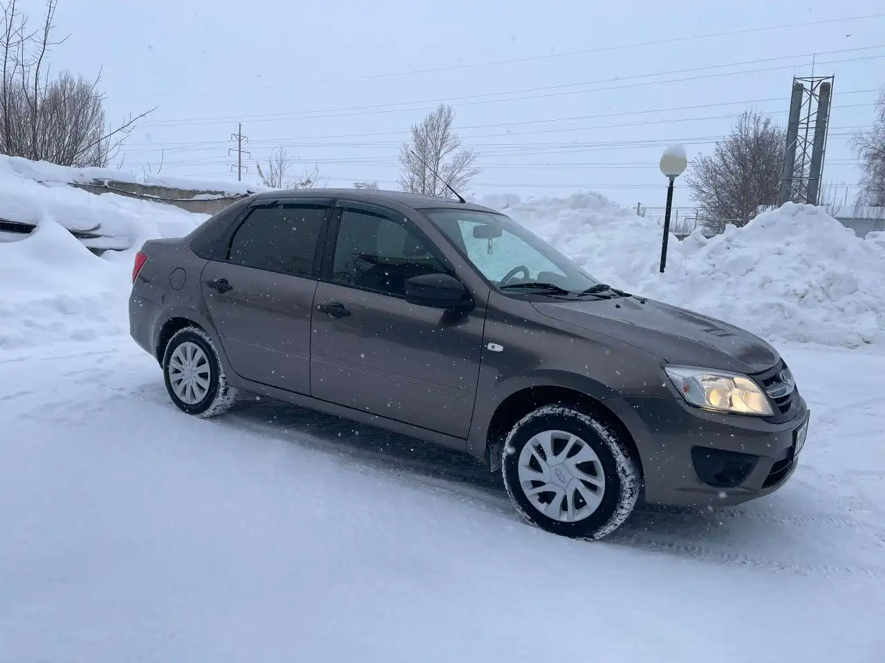 Продажа Лада Гранта 2017 года - Легковые автомобили (Авто) в Саранск