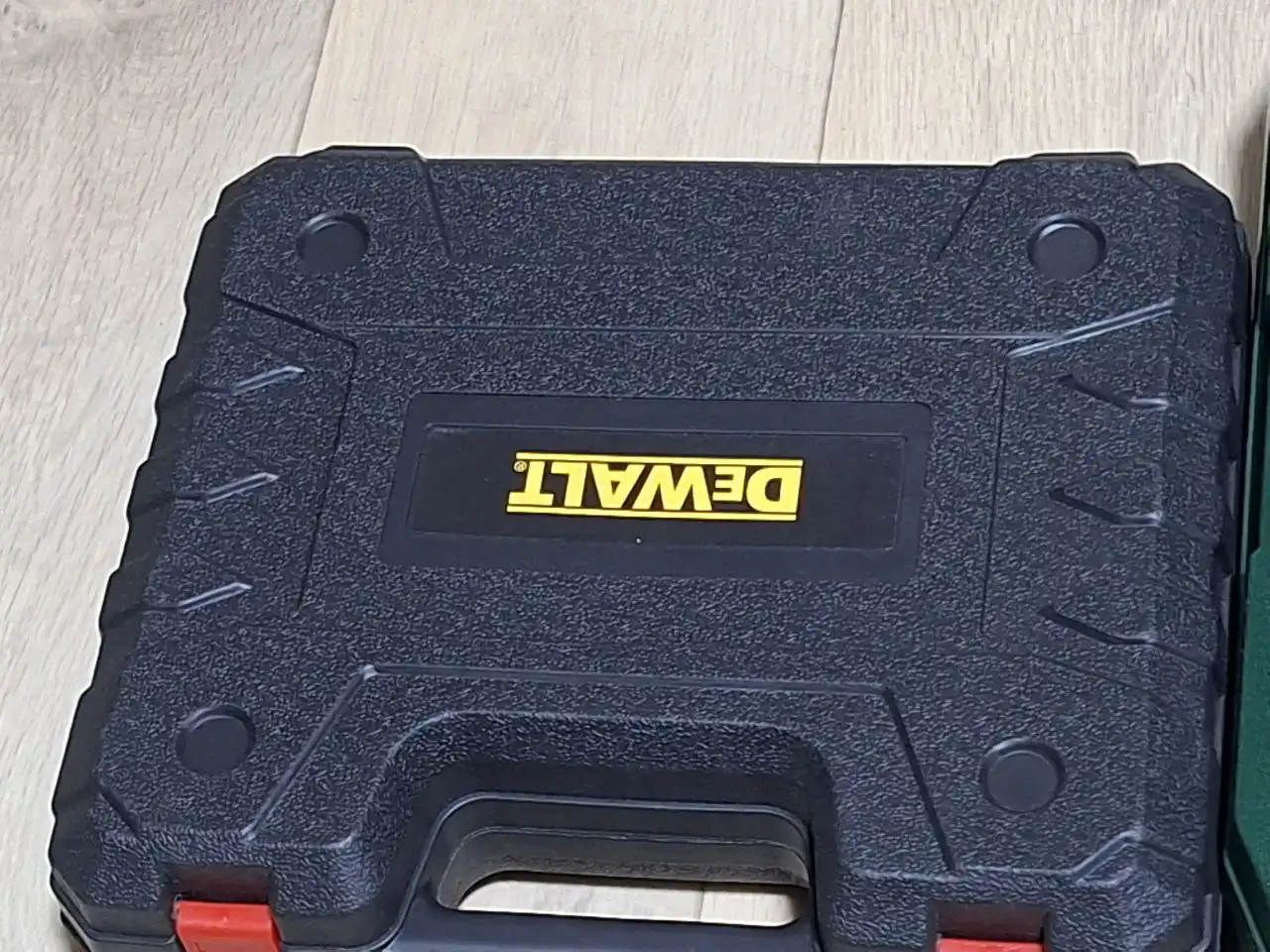 Шуруповёрт аккумуляторный - Электроинструменты (Электроника) в Саранск