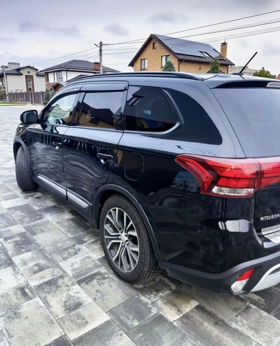 Mitsubishi Outlander 2016, бензин 2.4, автомат, передний привод - Внедорожник/кроссовер (Авто) в Саранск