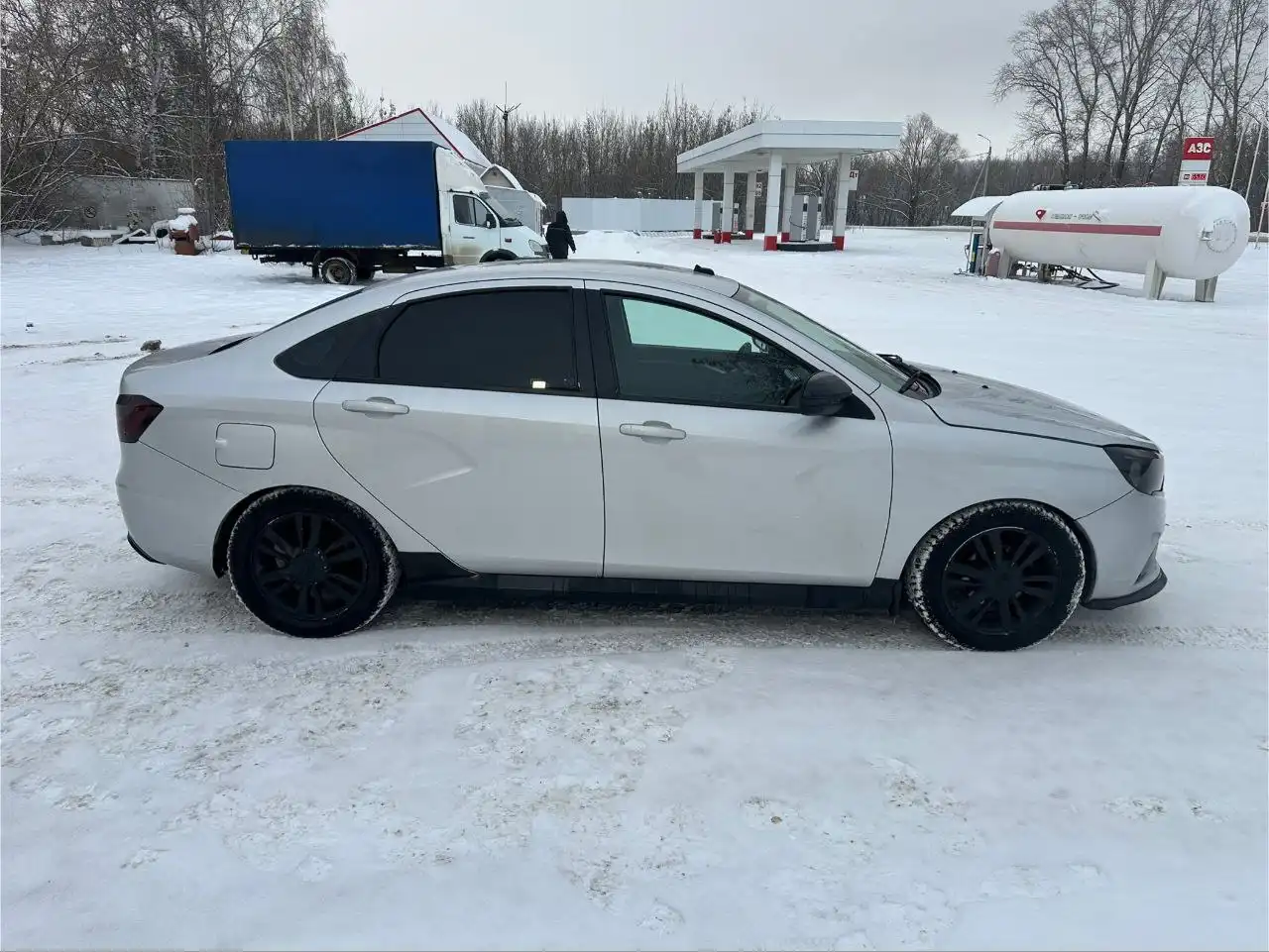 Lada Vesta 2016 года с тюнингом и аудиосистемой - Легковые автомобили (Авто) в Саранск