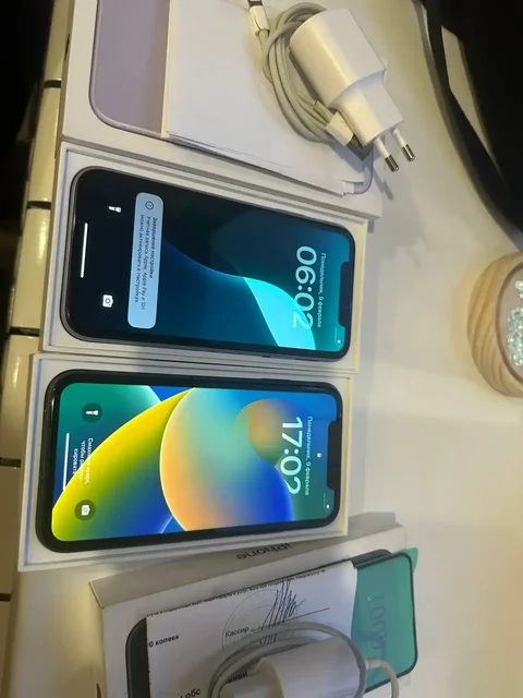 Айфон 11 фиолетовый 128 гб и черный 64 гб с дефектами - Смартфоны в Саранск