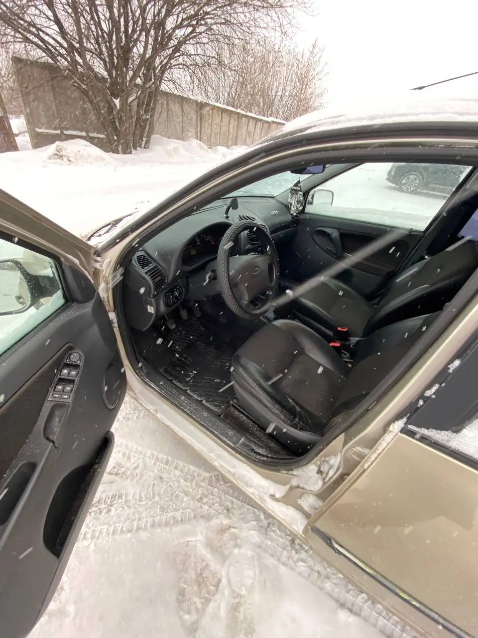 Продажа Лада Калина 2013 года в комплектации ЛЮКС - Легковые автомобили (Авто) в Саранск