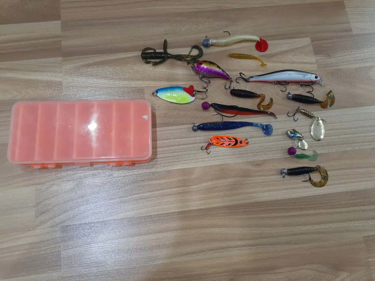 Продажа рыболовных приманок с коробкой - Рыбалка (Хобби и отдых) в Саранск
