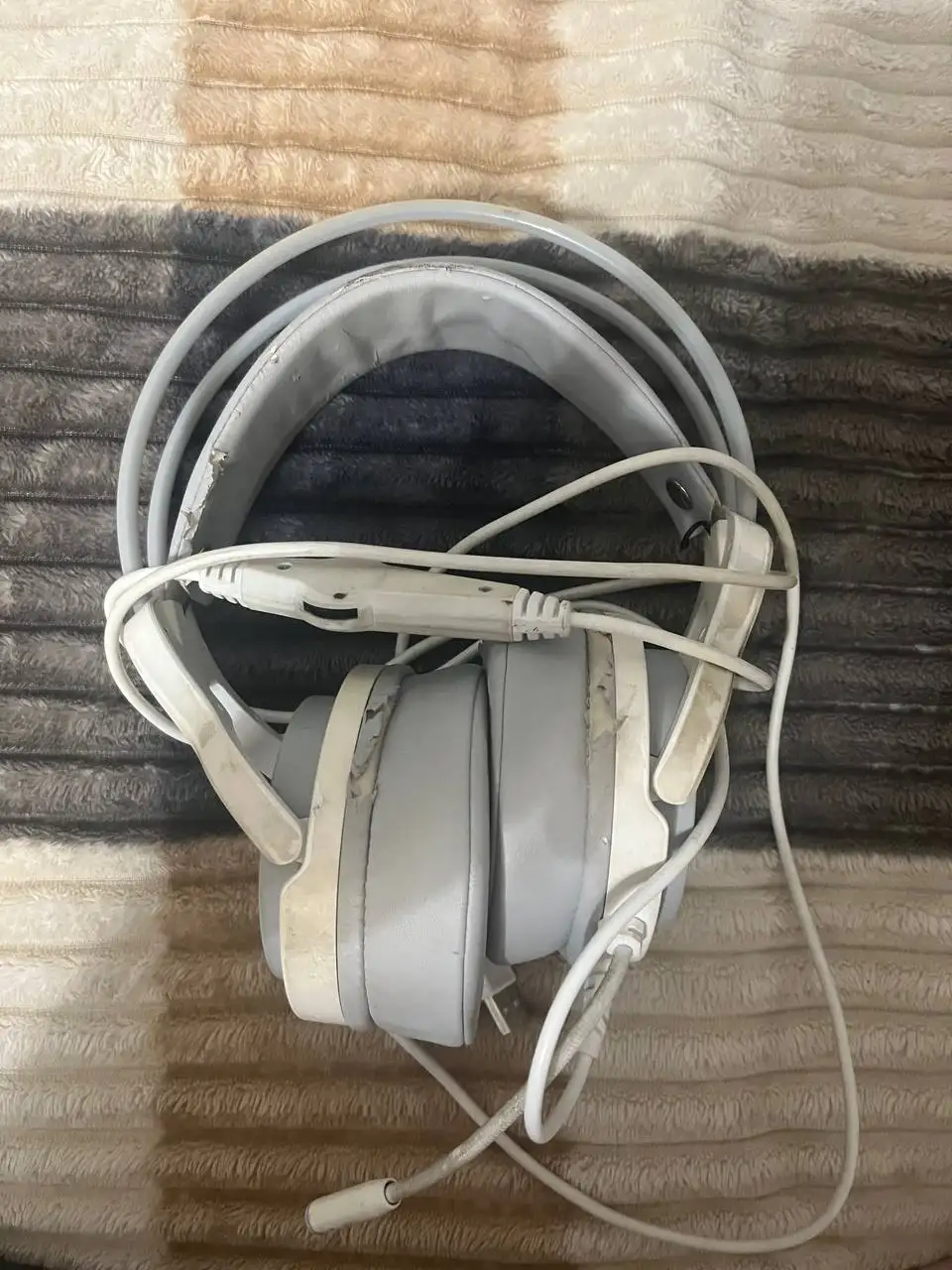 Продажа наушников DEXP с поврежденной обивкой - Наушники (Электроника) в Саранск