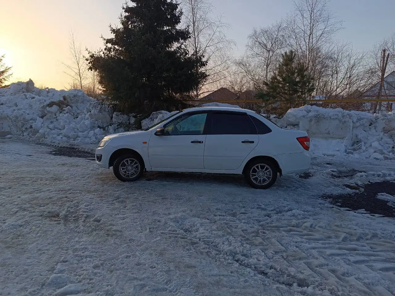 Продам автомобиль Лада Гранта 1.6 2016 года - Легковые автомобили (Авто) в Саранск