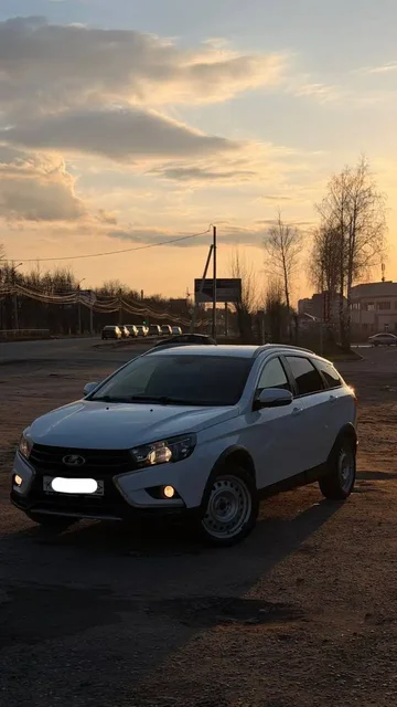 LADA VESTA Cross 2018 года, 1.8 МТ, пробег 95 000 км - Шины в Пенза