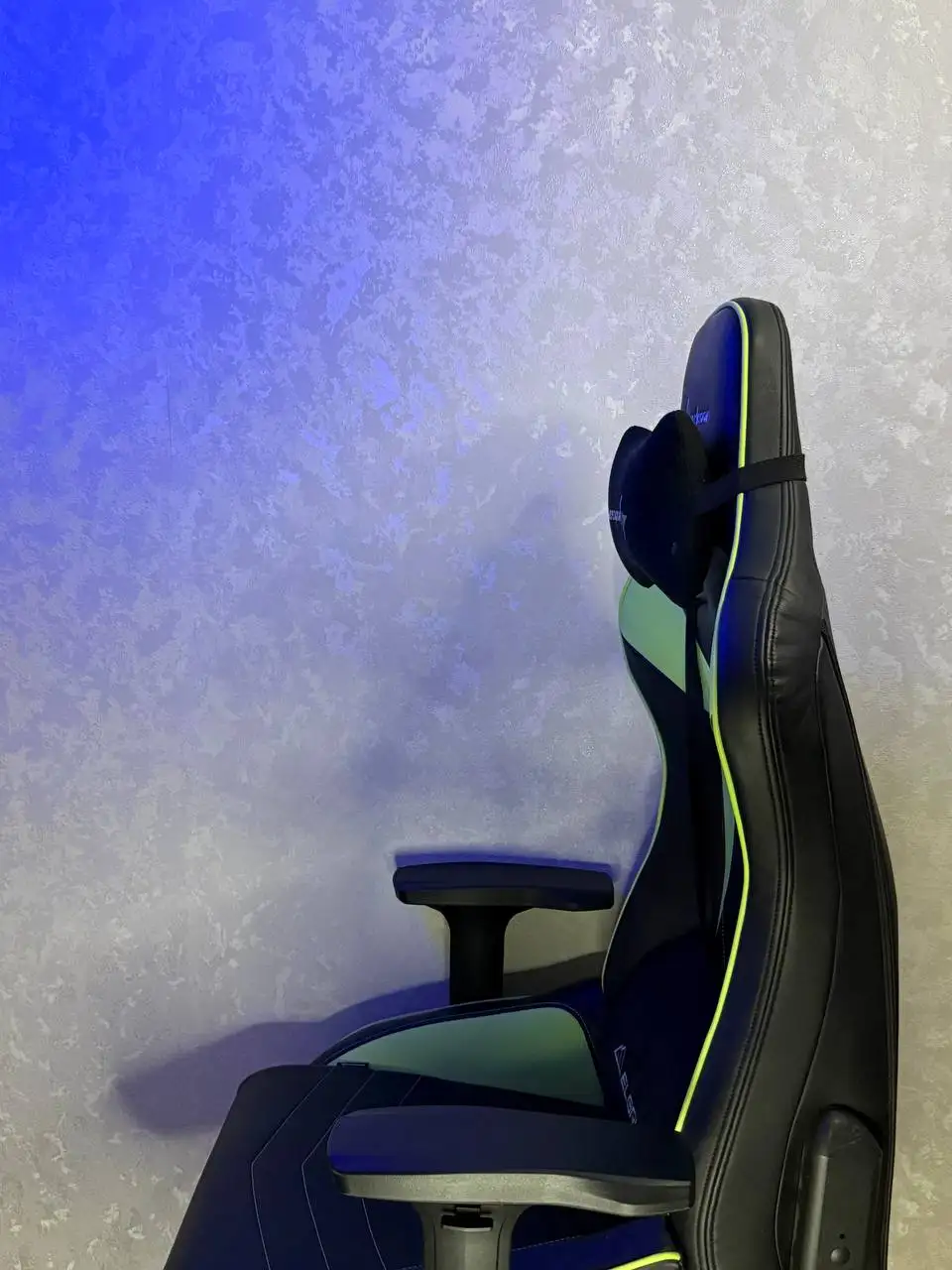 Игровое кресло Sharkoon Elbrus 2 Премиум комфорт - Барахолка в Саранск